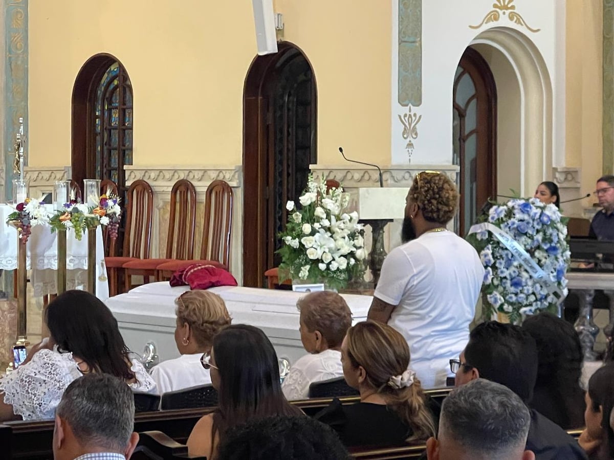 Entre lágrimas y dolor: despiden a ‘Shark’ Alemán mientras crece el clamor por justicia