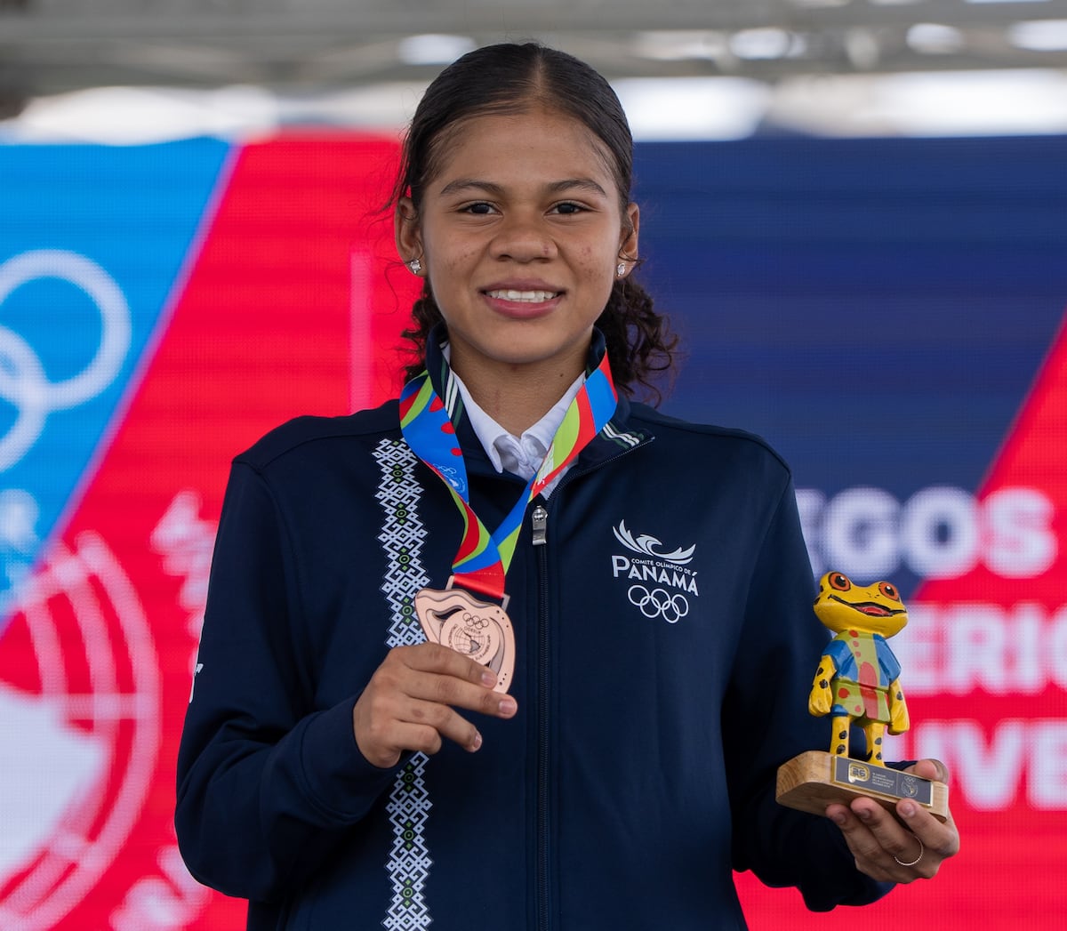 Danna De León da el primer golpe y gana bronce para Panamá