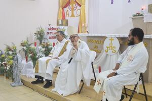 Monseñor Ulloa lava los pies a privadas de libertad en emotiva ceremonia de Jueves Santo