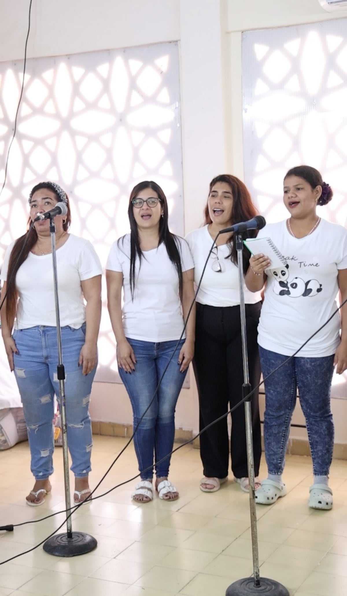 Lilly Goodman mueve corazones en el Cefere