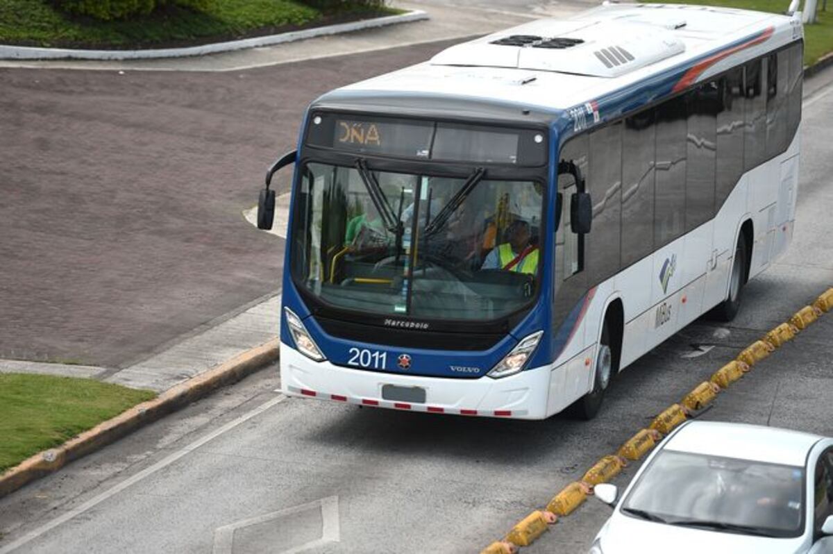 Anuncian cambios en las rutas de MiBus por el desfile de Navidad del domingo