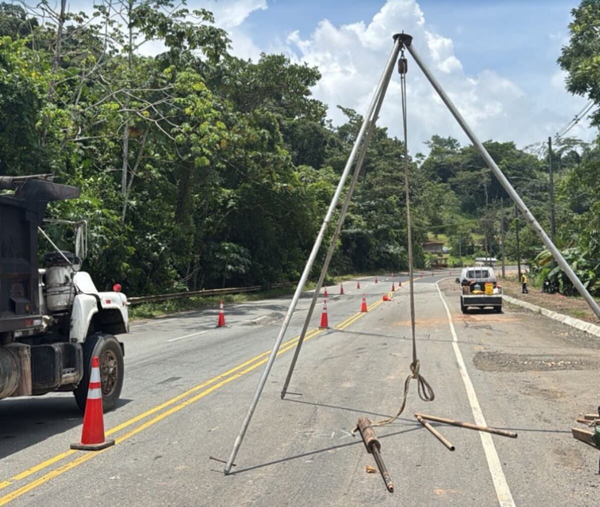 El asfalto no aguantó: MOP ordena cierre en El Guarumal y anuncia desvíos