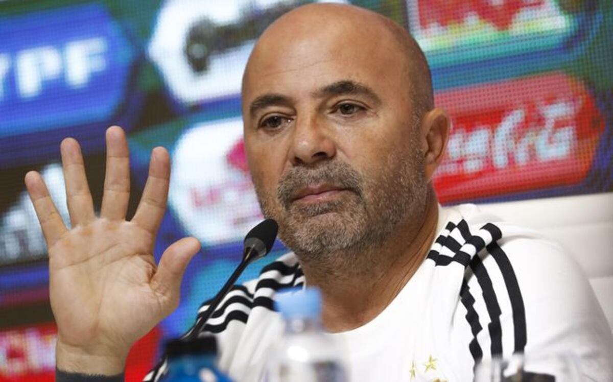 Sampaoli seguirá al frente de Argentina