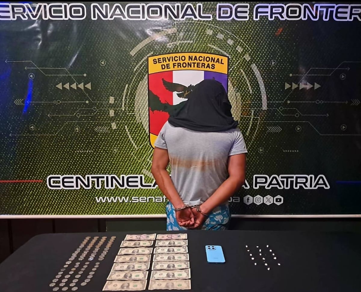 Lo vieron, corrió y cayó: Lo agarran con presunta droga cerca de un plantel educativo en Bocas del Toro +VIDEO