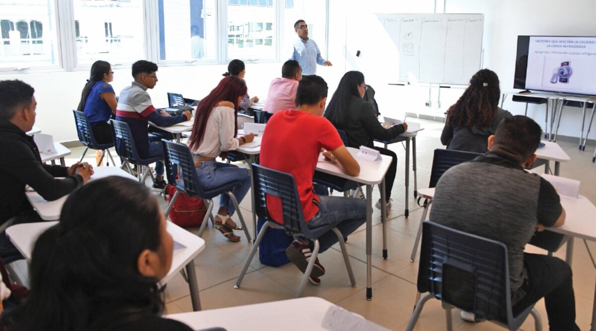 Meduca supervisa 568 centros particulares que están dando clases virtuales