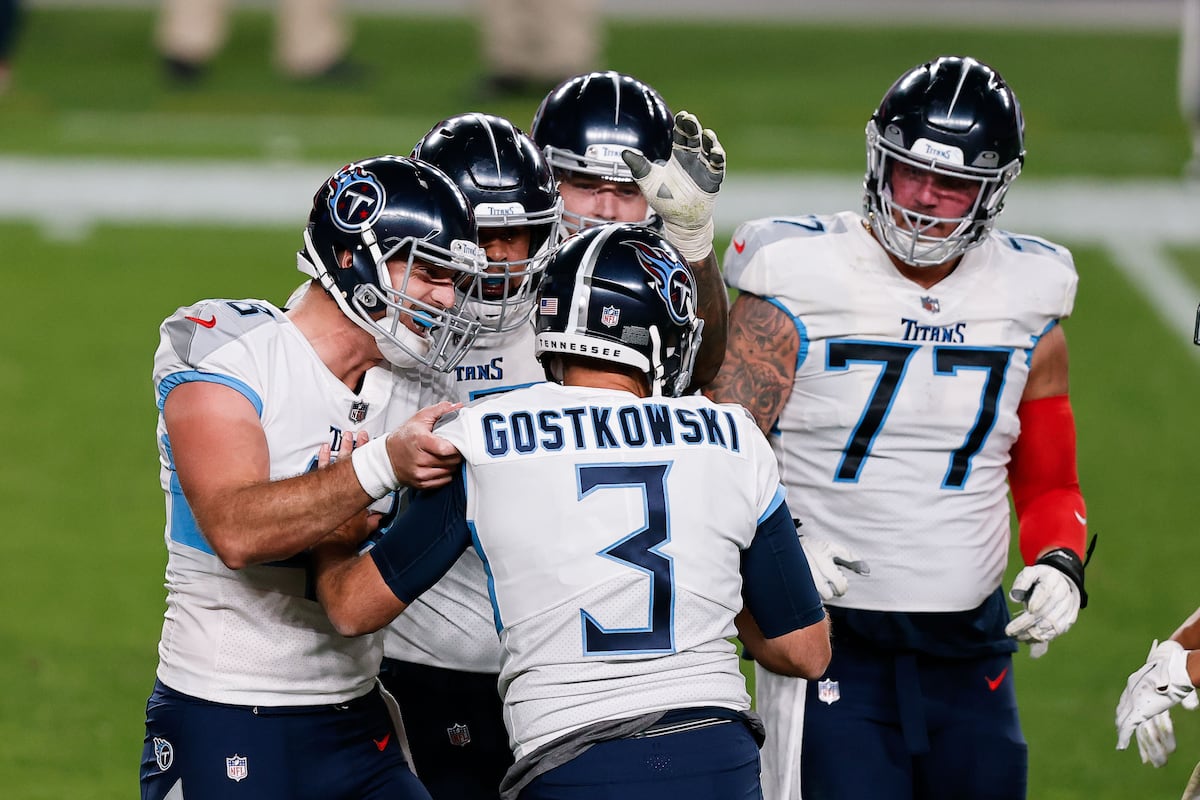 Titans vencen a los Broncos en cierre de la primera semana de la NFL