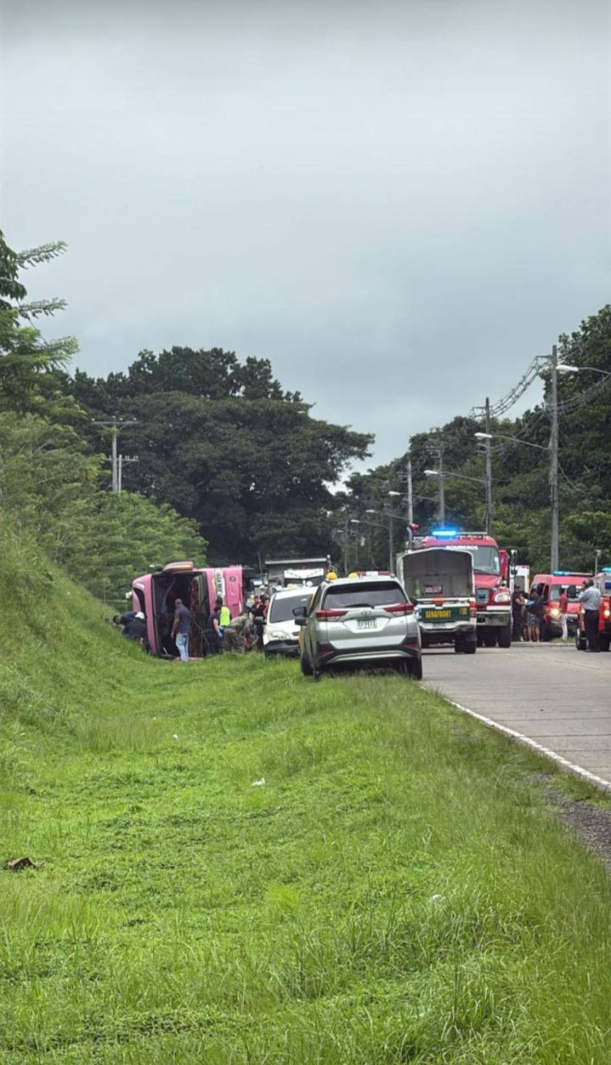 Tres muertos y 38 heridos en aparatoso accidente de un bus en Chepo