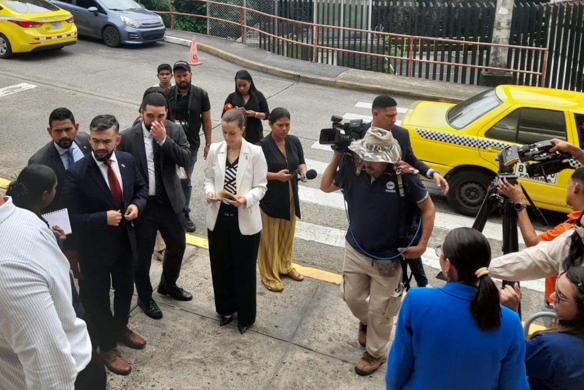 Diputados de Vamos demandan ante la Corte los ‘superpoderes’ del contralor