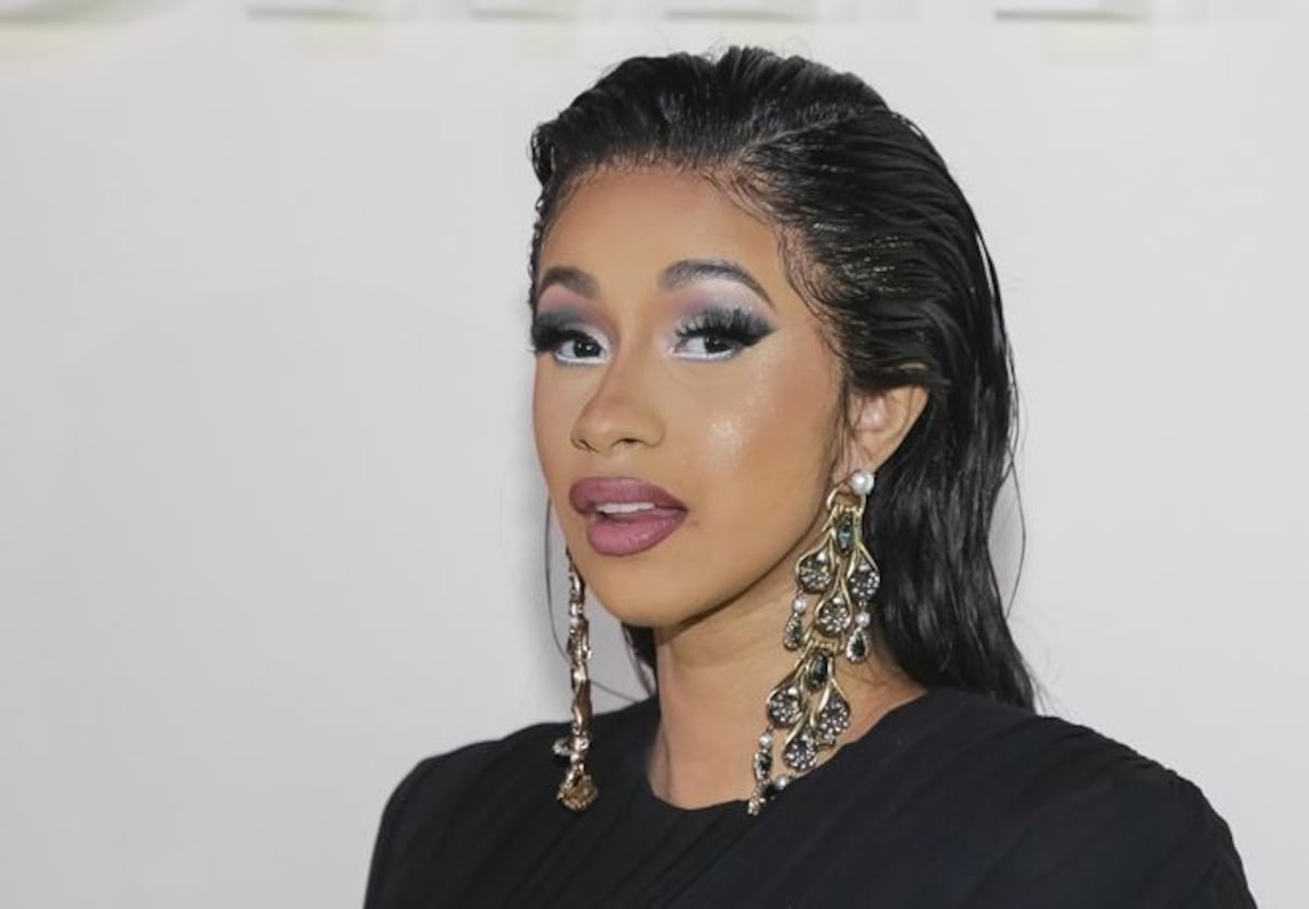 Cardi B llora al mirar espectáculo de medio tiempo del Súper Bowl | Video