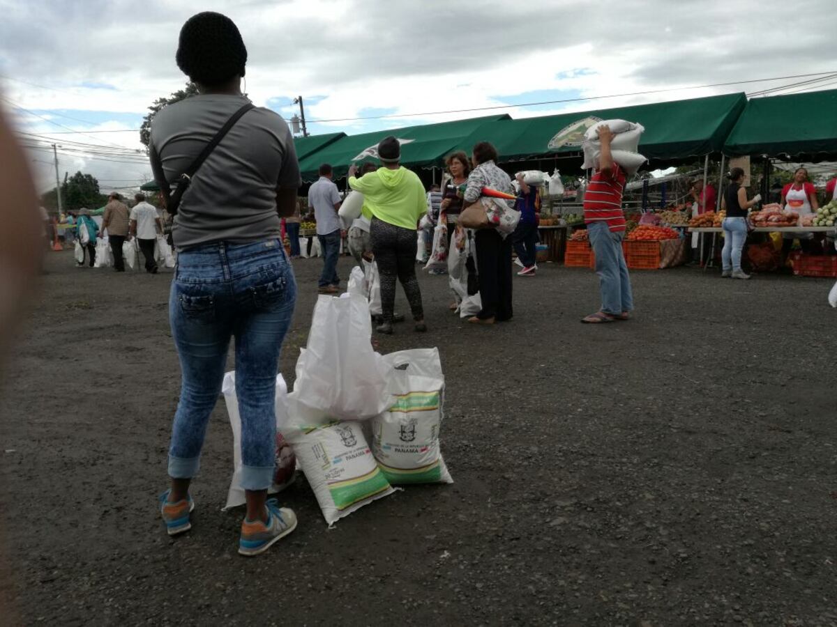 Las Naviferias transcurrieron en completo orden y miles se llevaron su jamón