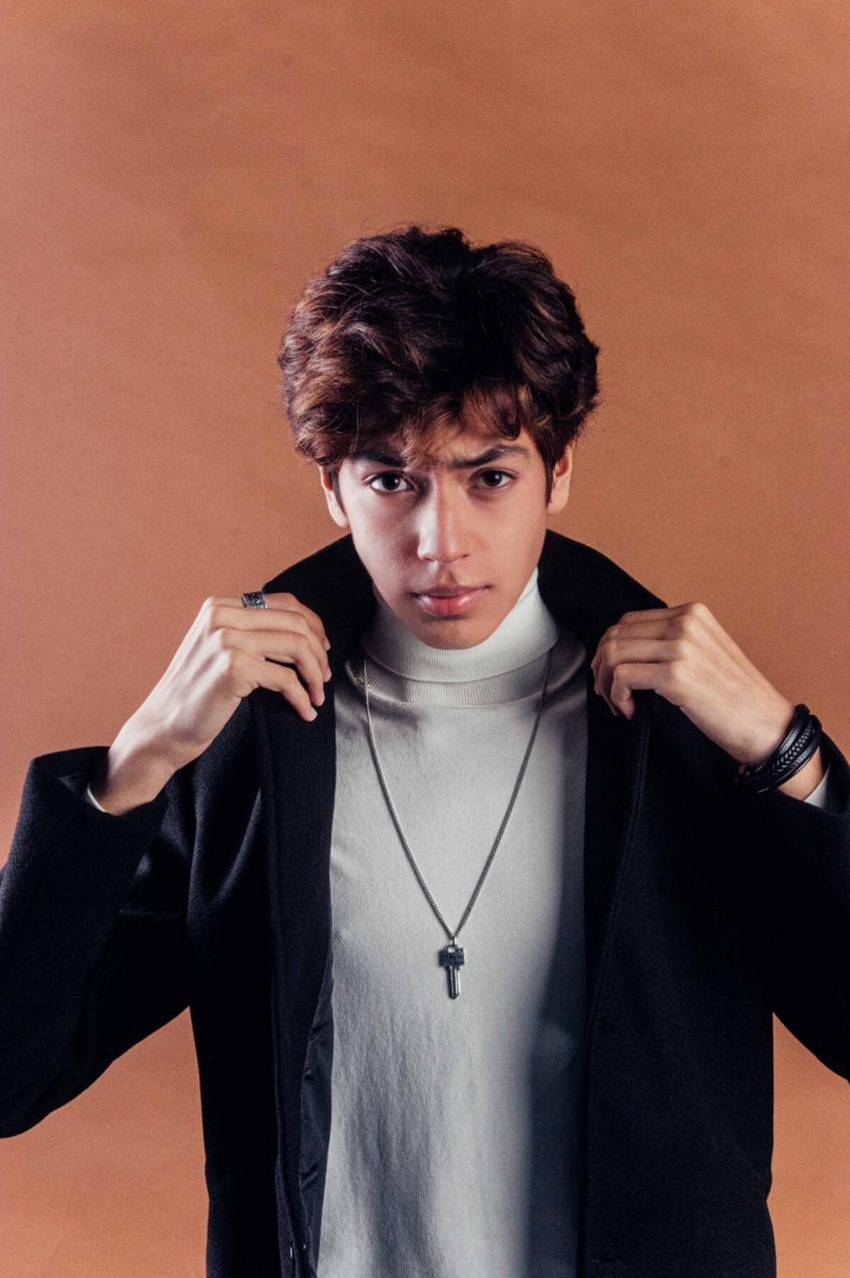 Con pasos firmes. Kevin Hilton estrena “Superficial” y sigue en la conquista del mercado local e internacional