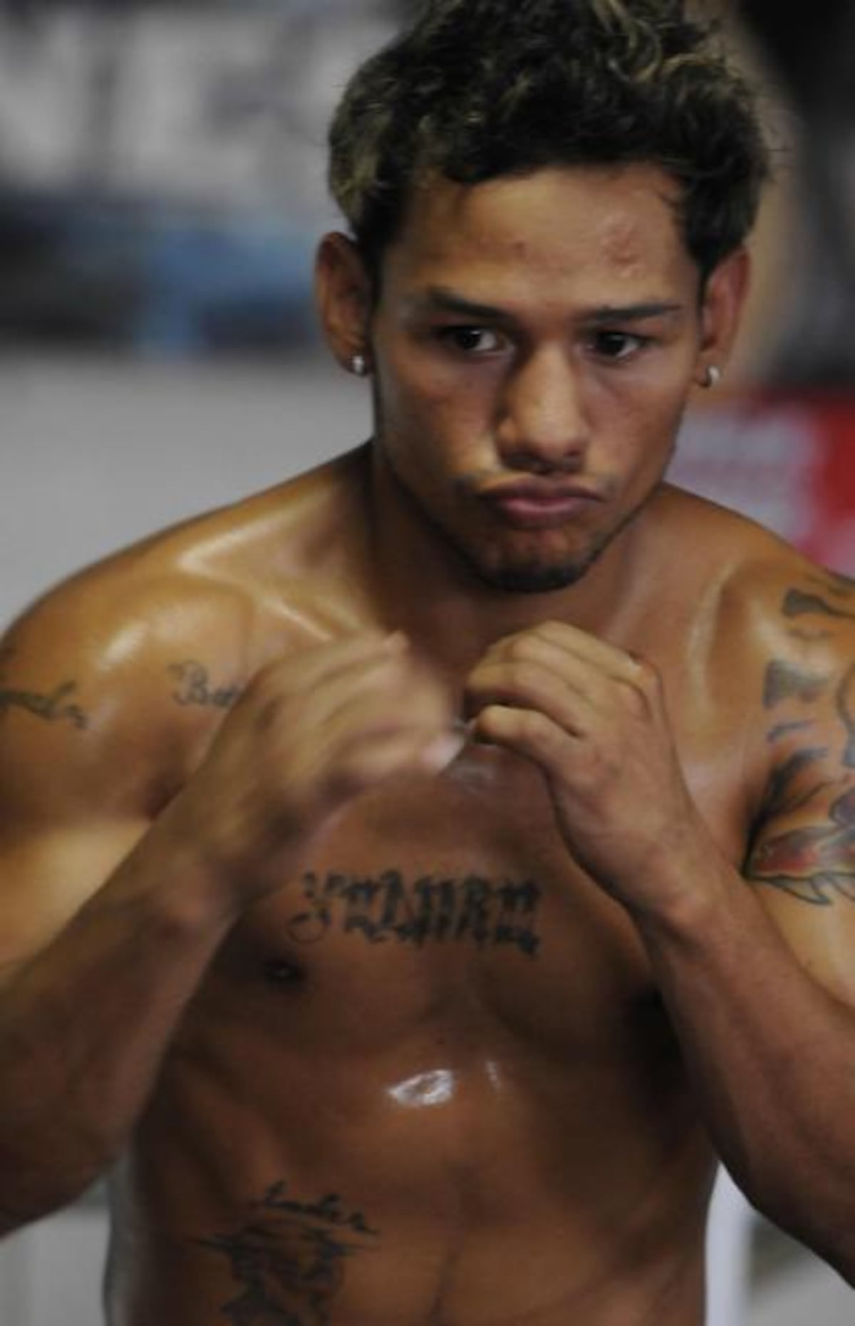 ‘El Nica’ Concepción le mete al trote en la pista de un aeropuerto