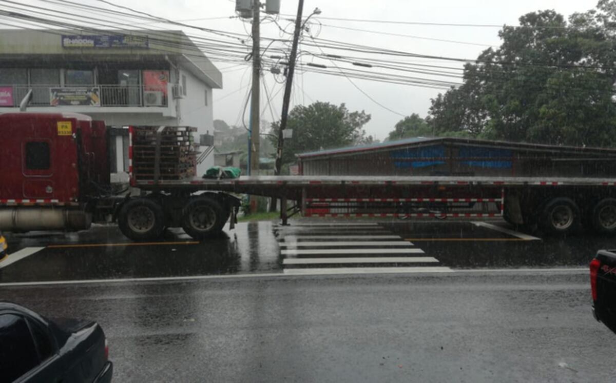 Señora arrollada por camión seguía presentando signos vitales 