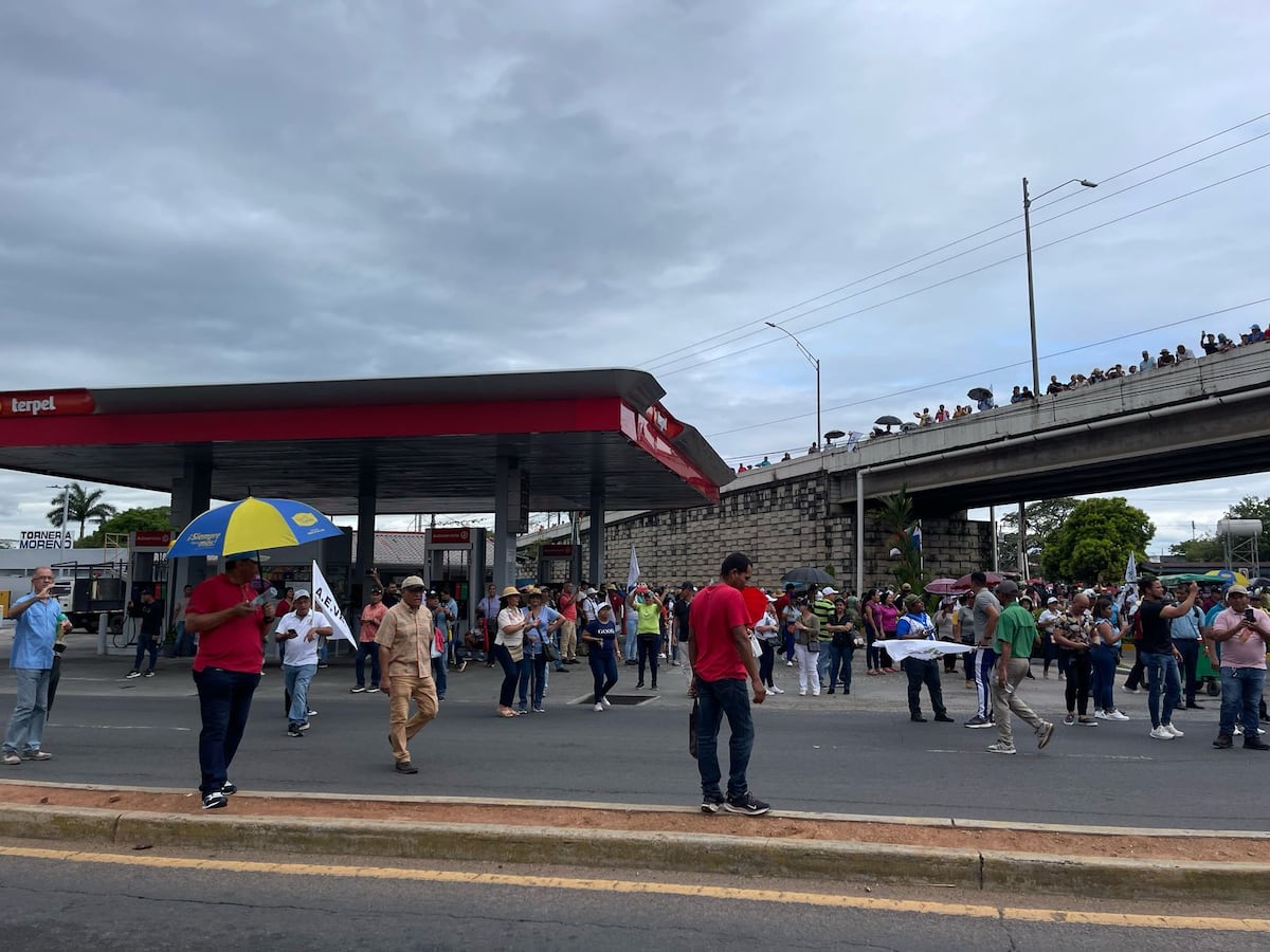 Protestas con candado: Se llevan presos a 46 por bloquear vías 