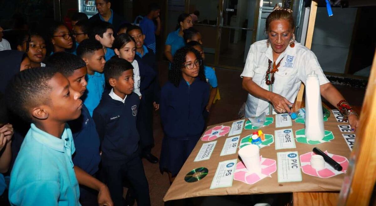 Basura plástica invade la Alcaldía: campaña busca abrirle los ojos a Panamá