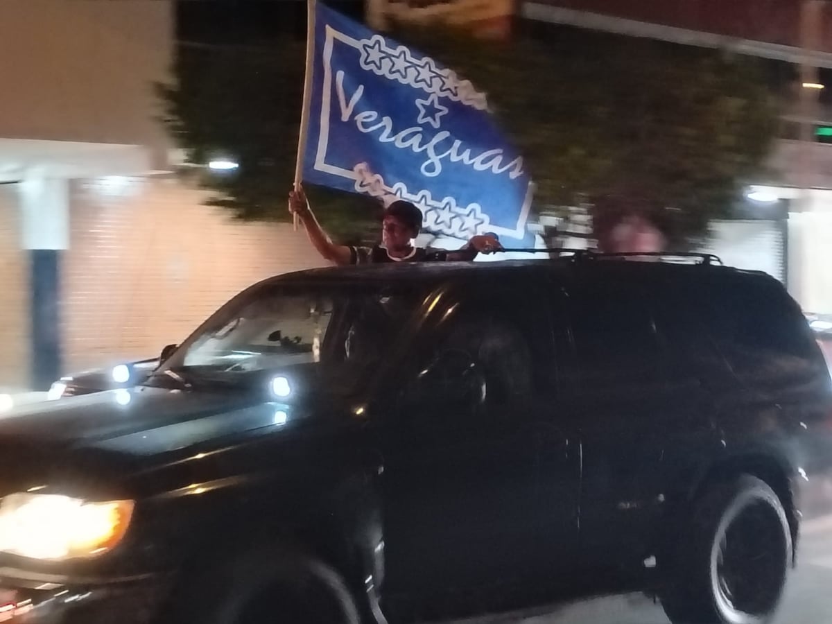 ¡Veraguas explota de alegría! Reciben a sus pequeños campeones con caravana