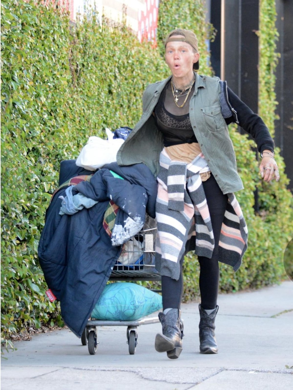 De Hollywood a buscar comida en la calle para sobrevivir: La desgarradora historia de Loni Willison