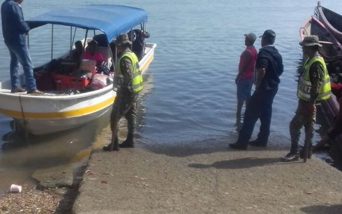 ¡VÁYALA! Fue al baño y le robaron la cartera