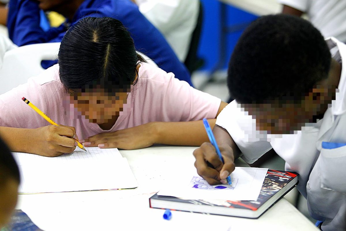 Entre dificultades y esperanza: niños retoman sus estudios en Curundú con la ayuda de la comunidad