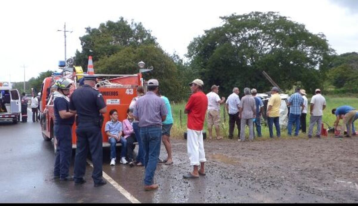 HAY CUATRO HERIDOS. Venían del entierro de la menor de seis años que se ahogó 
