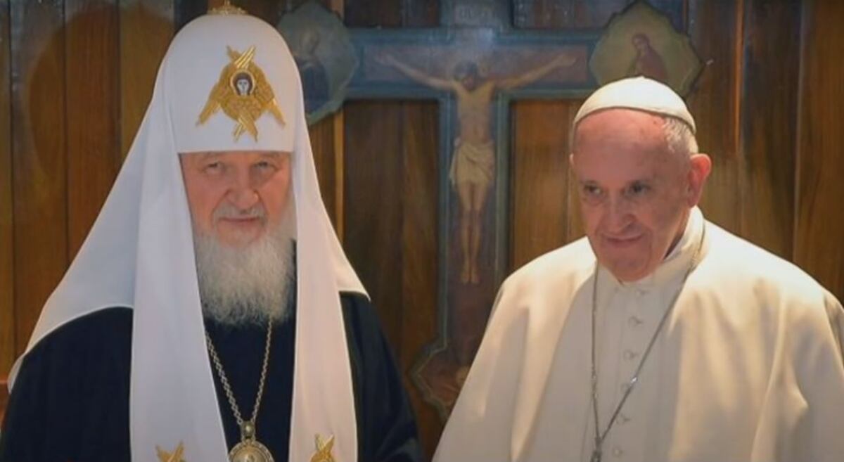 ¿Quién tiene la razón? Iglesia rusa lamenta la forma en que papa Francisco habló de charla con Kiril
