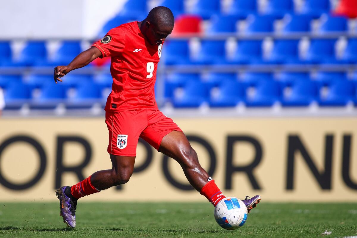 Dely Valdés habla nombres y revela planes de Panamá rumbo a Francia y Chile