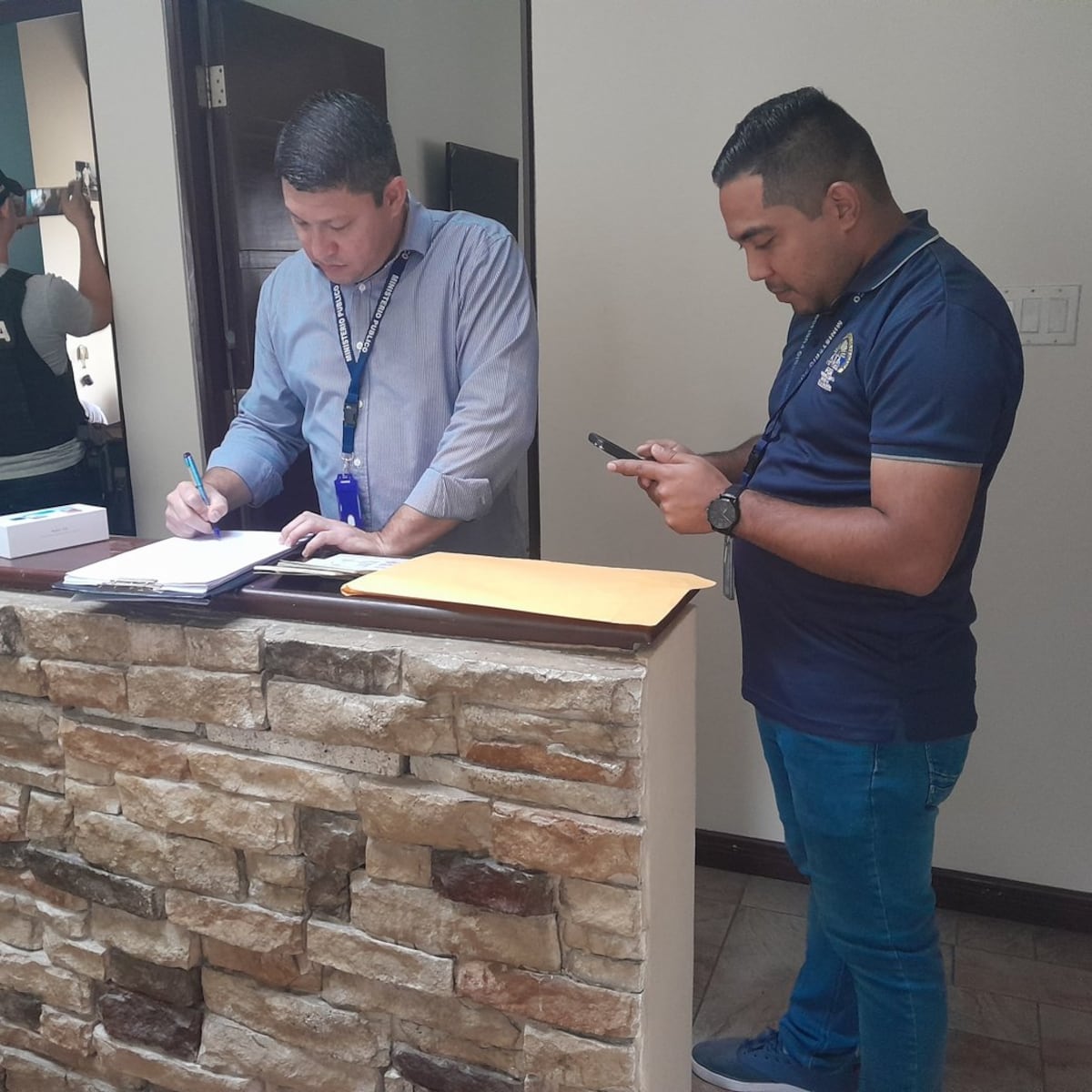 Capturan a uno de los más buscados en una lujosa residencia en Condado del Rey. Se le acusa de decapitación. Video