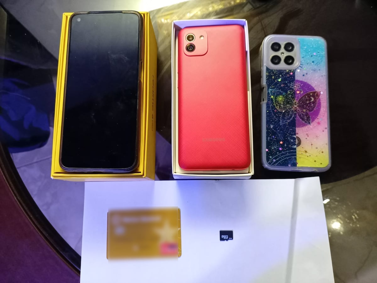 Caen más de 40 por red de estafa en envíos de paquetes al extranjero. Operación maleta. Video