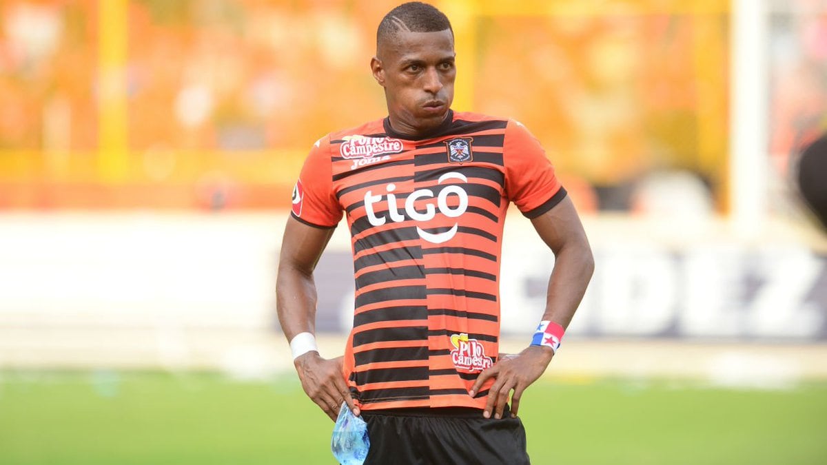 Nicolás Muñoz confiesa el motivo por el cual no se quedó jugando en Portugal. Video