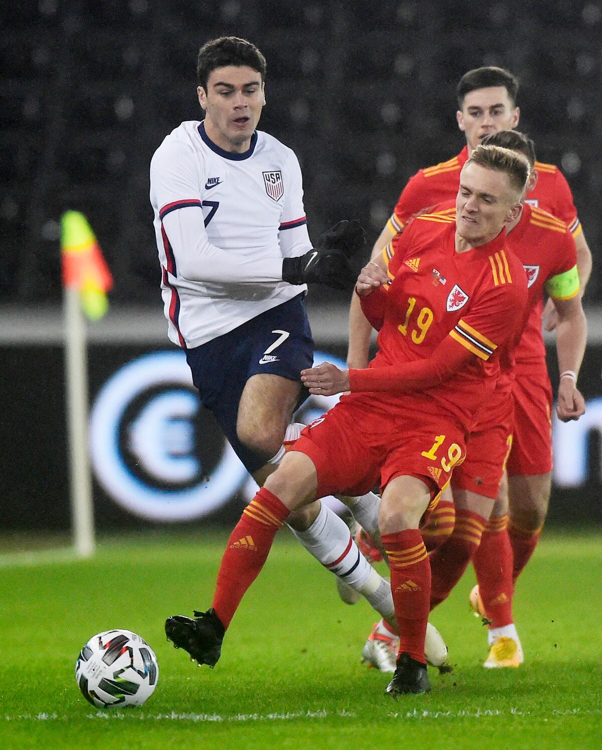 Aburrido empate a cero entre Estados Unidos y Gales