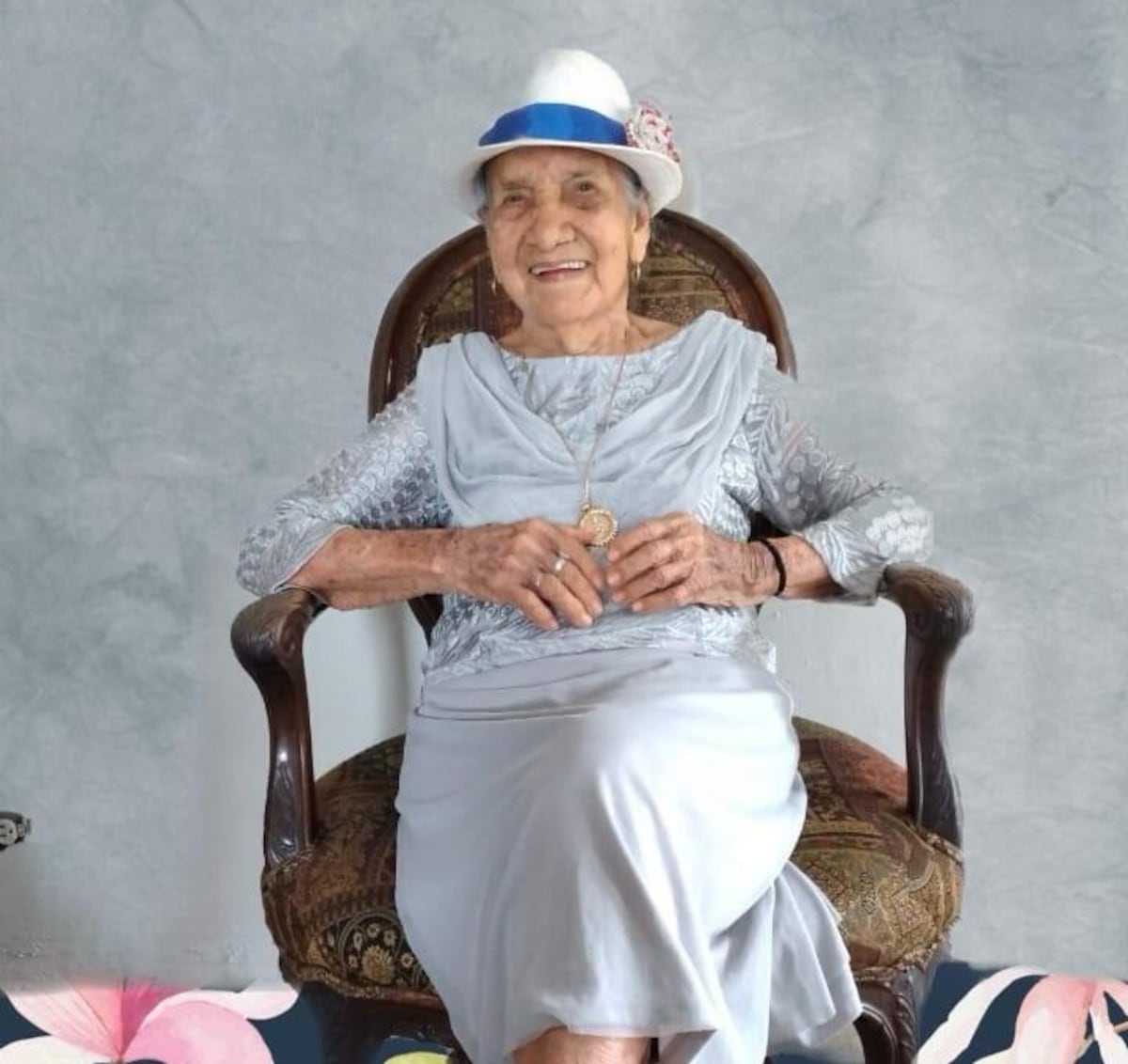 Enhorabuena. Abuelita chiricana festeja sus 100 años