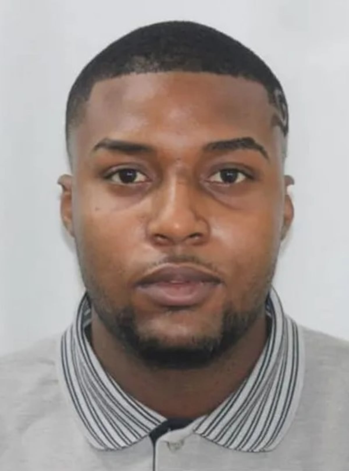 Se presentó solito: alias ‘Mena’, uno de los más buscados, llegó al Ministerio Público y quedó detenido