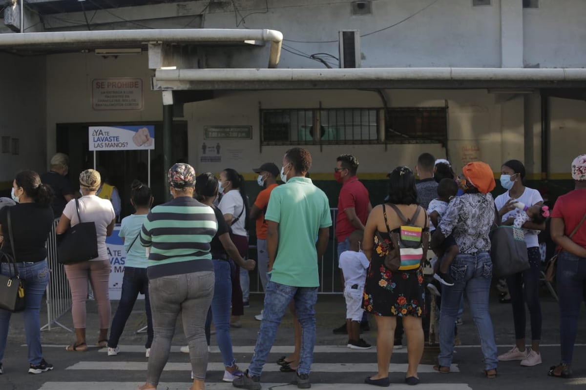Trágicos. Así son los testimonios de muchos panameños que van en busca de hisopados, ayuda para obtener medicamentos y bolsas de alimentos