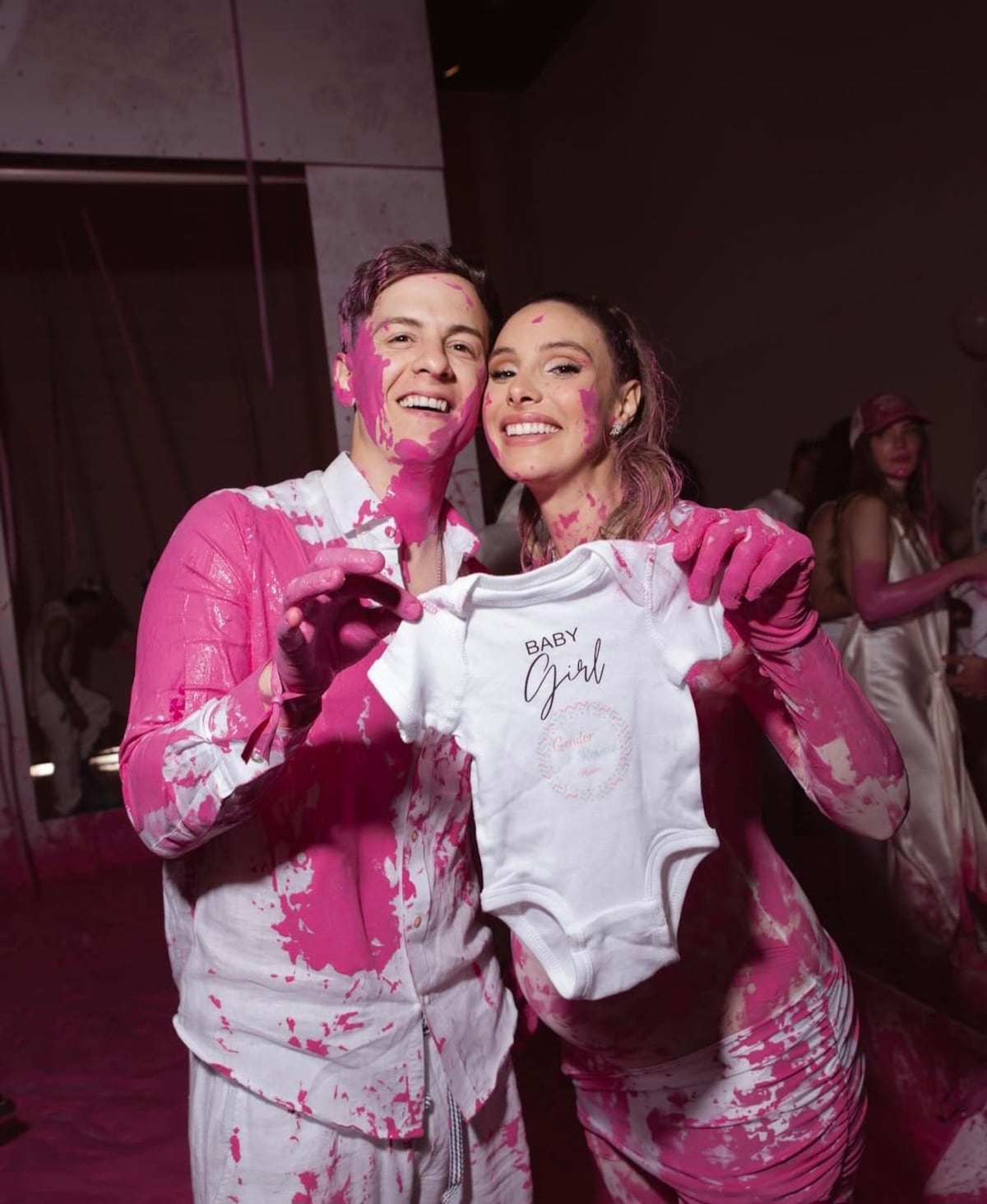 ¡Lele Pons y Guaynaa esperan una niña! Así fue la fiesta llena de famosos 