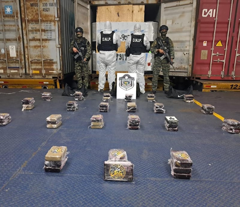 ‘LA JEFA’ iba rumbo a Australia: Policía encuentra 65 paquetes ocultos en un contenedor