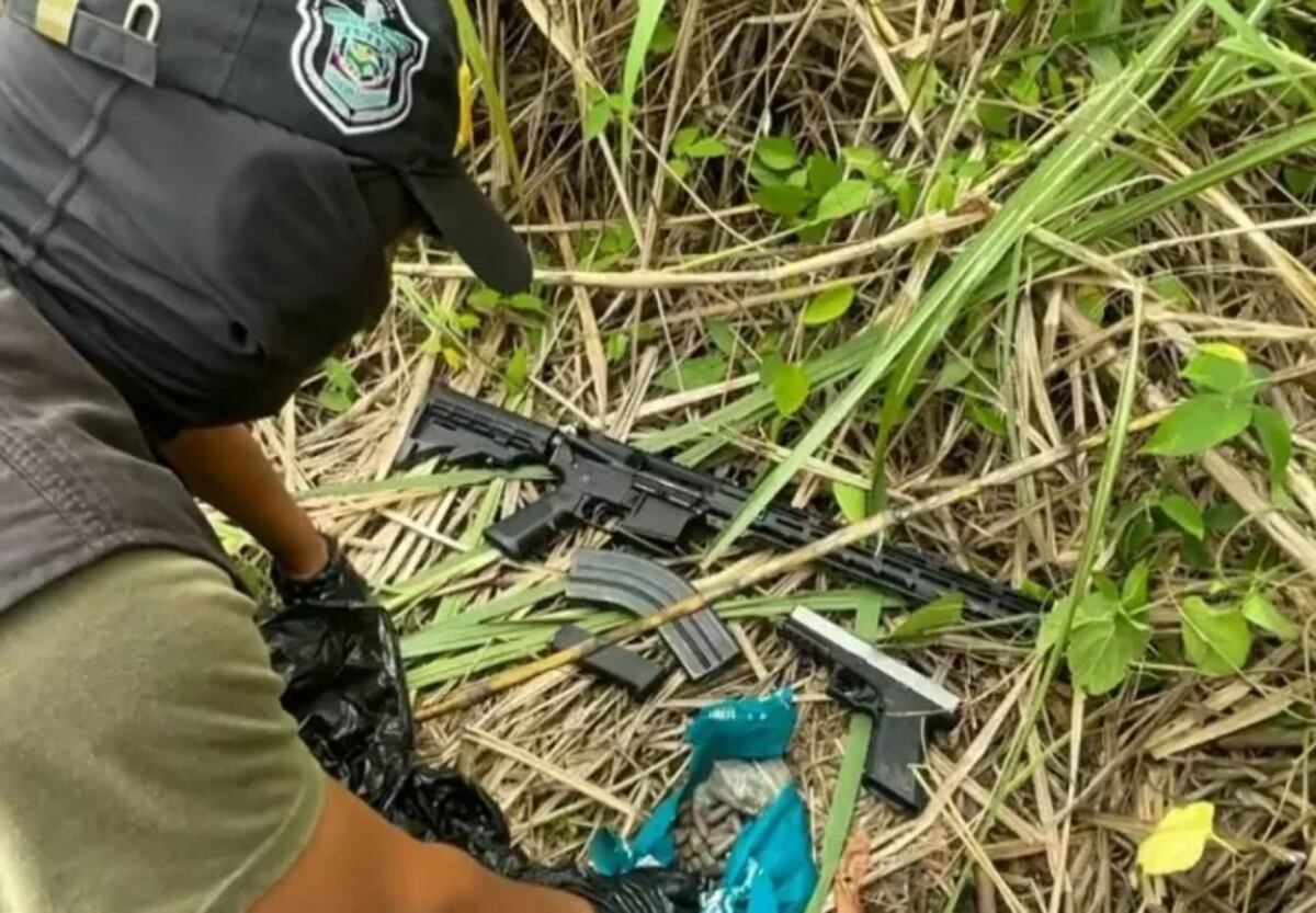 En plena Semana Santa, Policía halla armas ilegales ocultas en zona boscosa de Colón