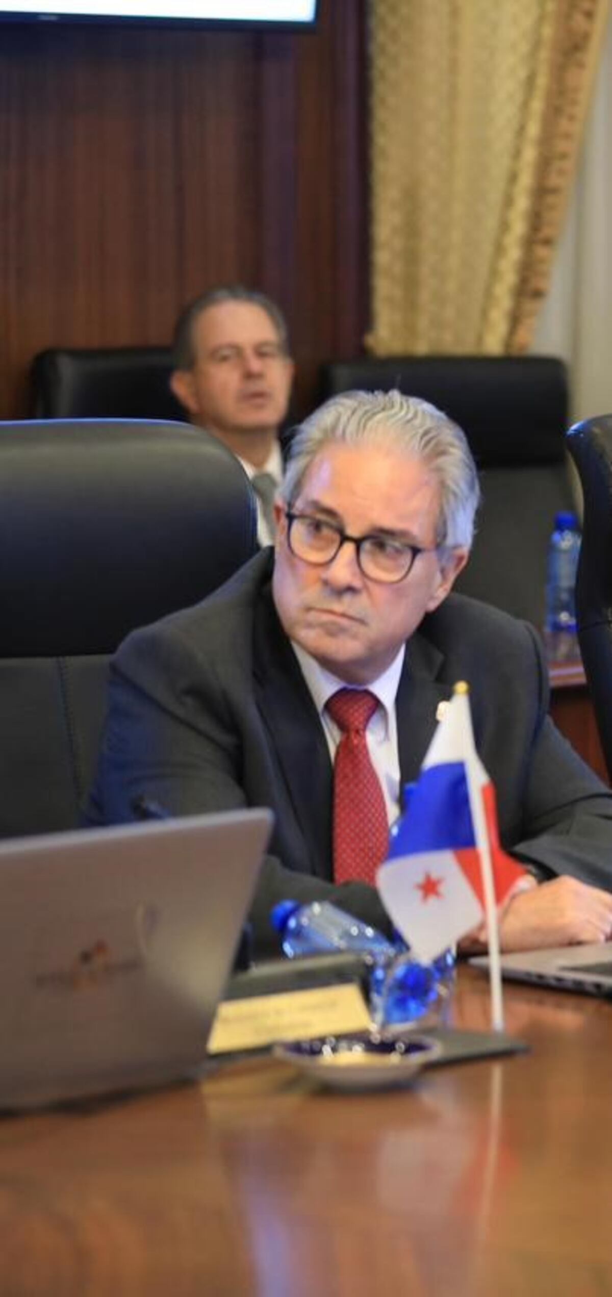 Minsa aprueba contrato millonario para controlar los desechos hospitalarios en todo el país