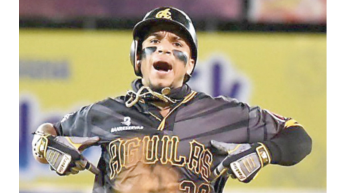 Camargo salió lesionado y es duda para el partido del lunes en el béisbol dominicano