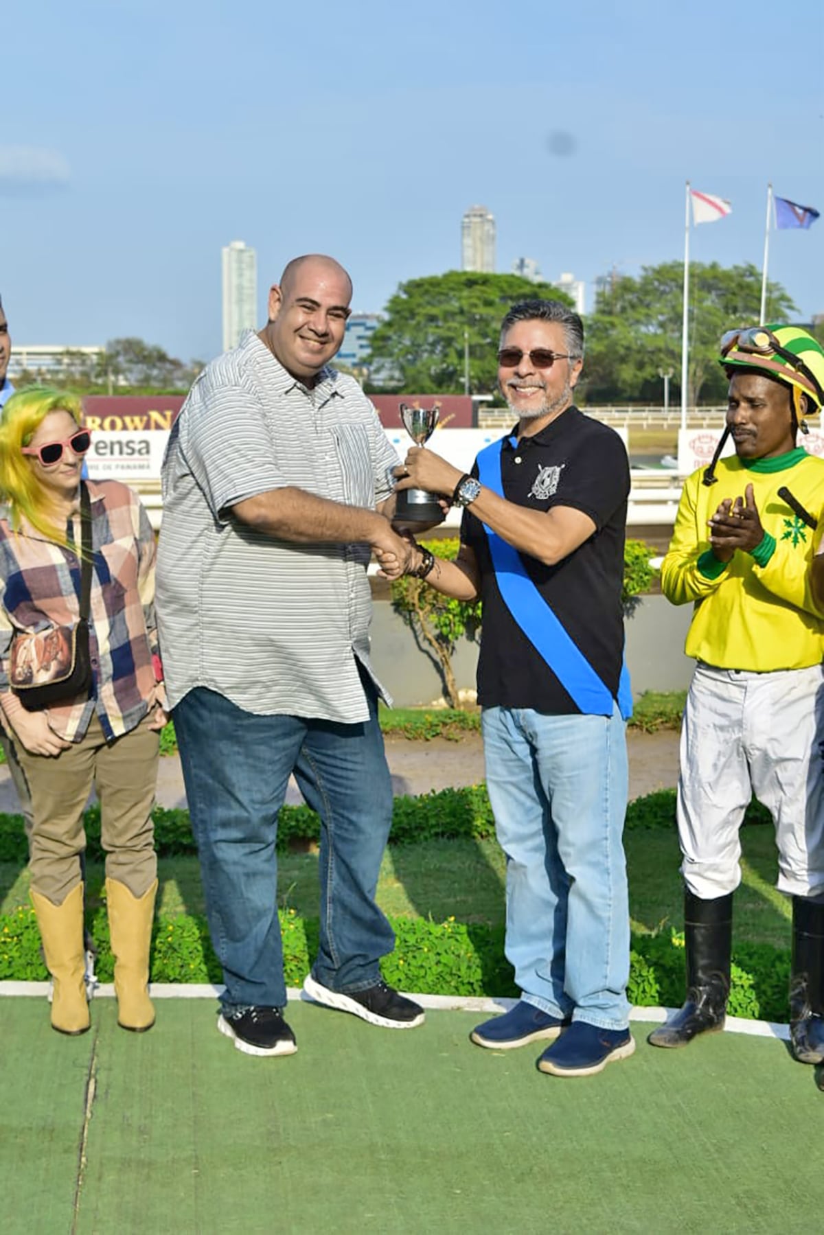 ‘La Grande’ galopó el  Premio “Carlos Salazar”