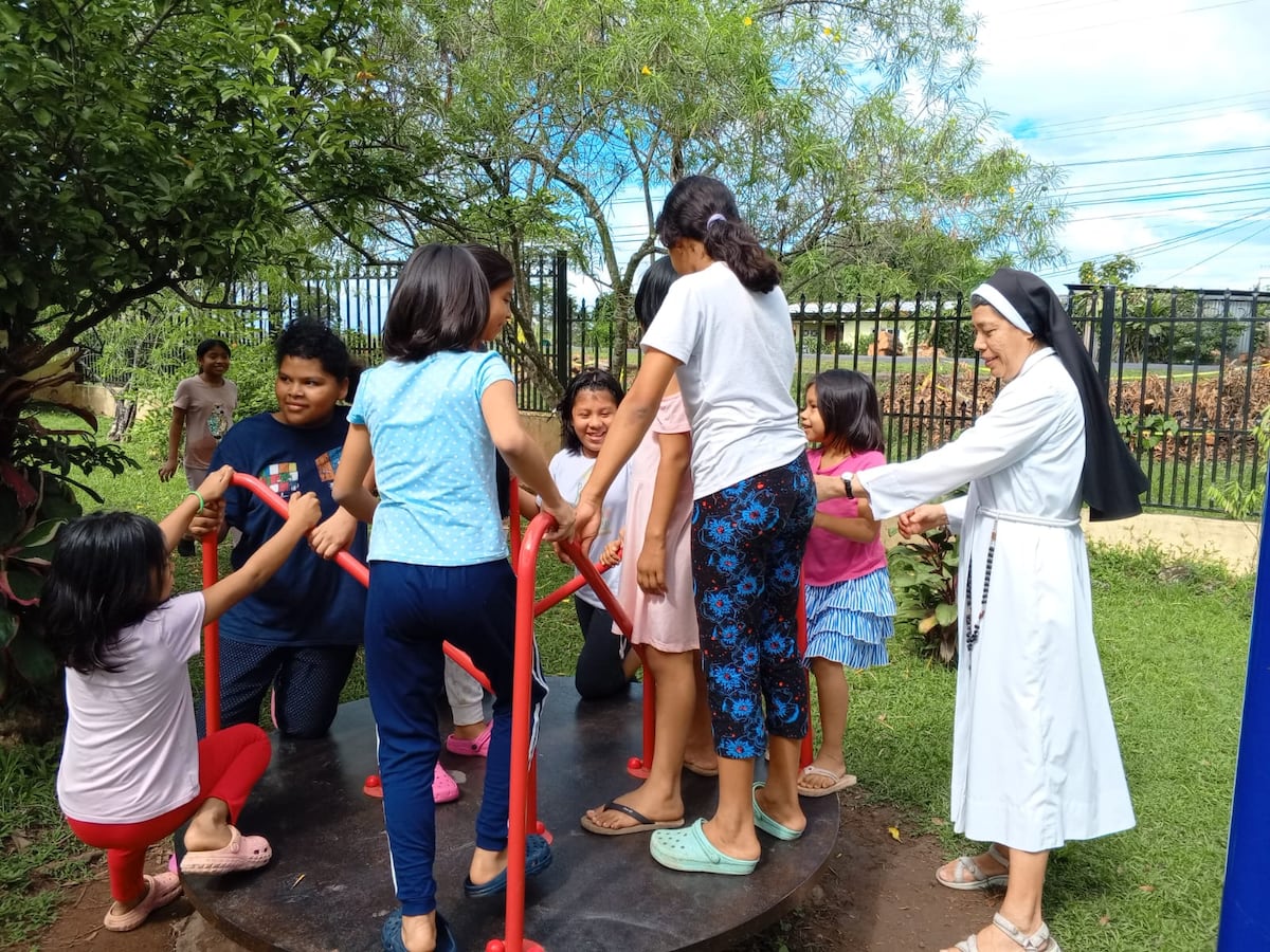 Madre también es quien cría