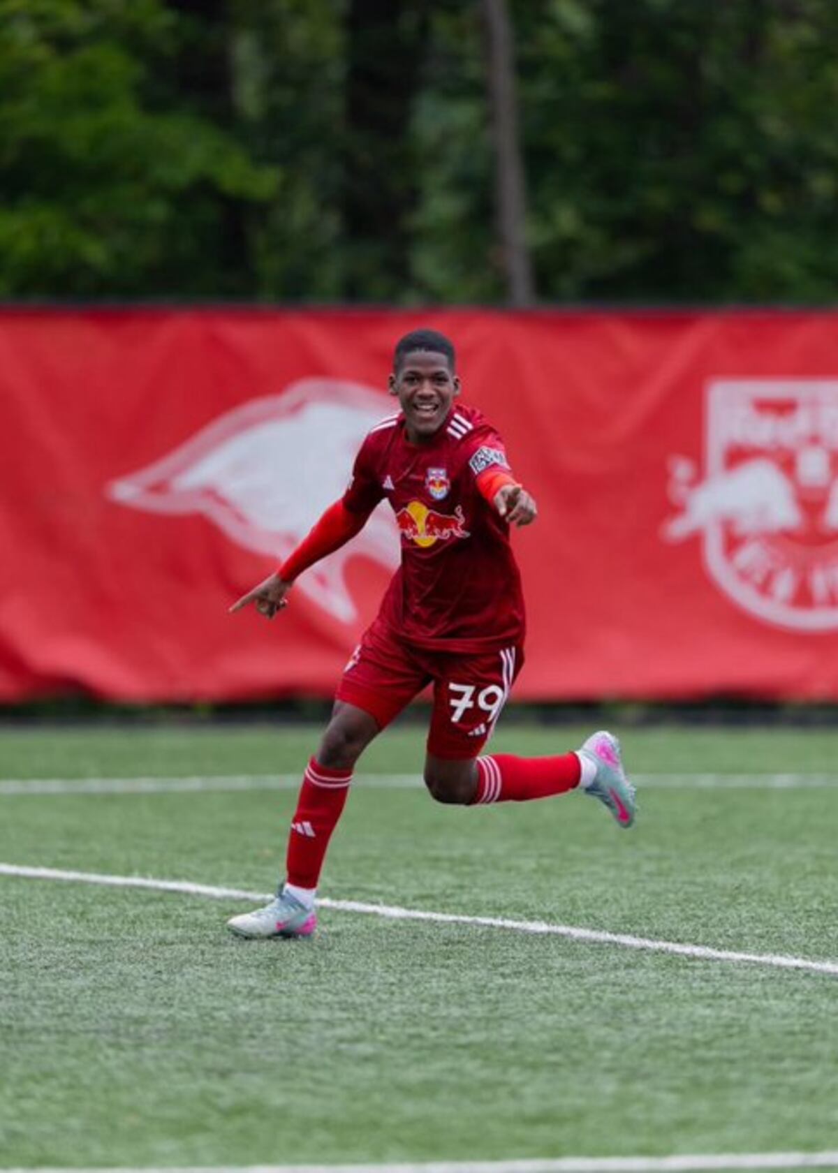 Penal polémico deja sin puntos al New York Red Bulls en el debut de Mosquera