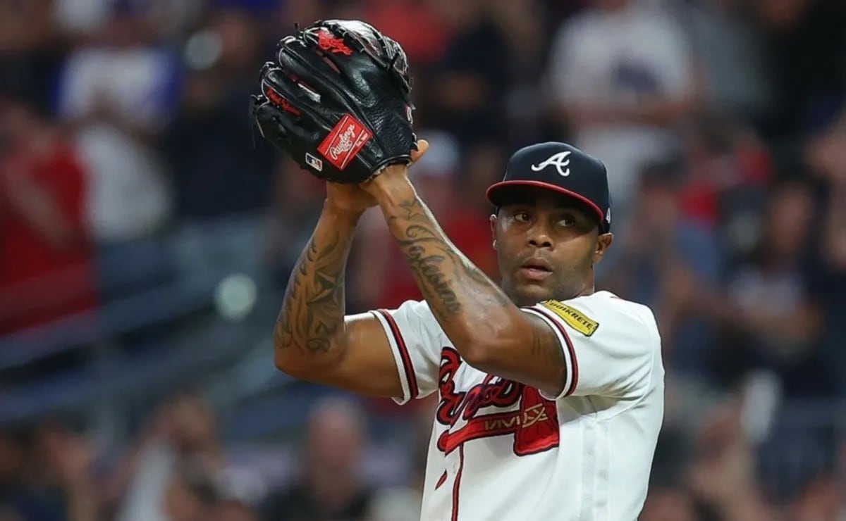 Raisel Iglesias rompe récord con 10 apariciones perfectas