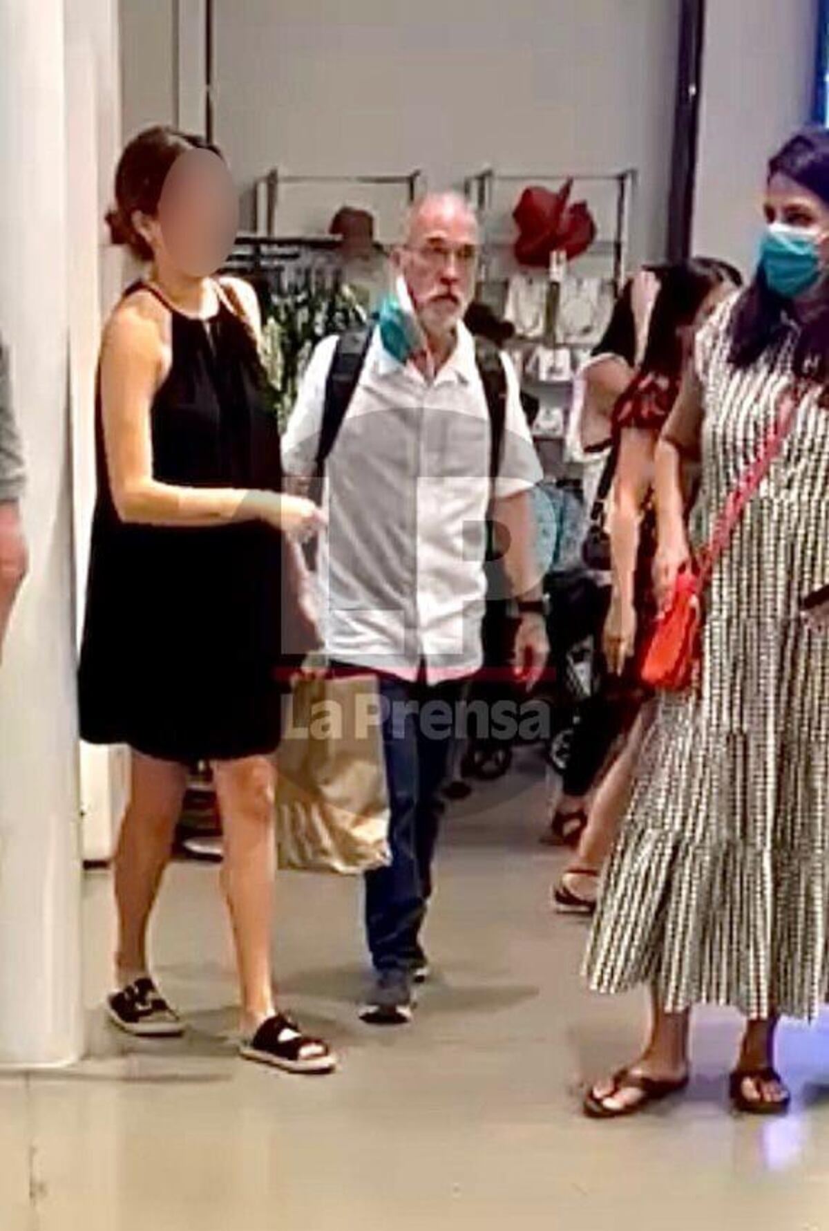 Lo pillan en España. ‘Tanque de Gas’ se pavea del Concejo y se va de ‘shopping’