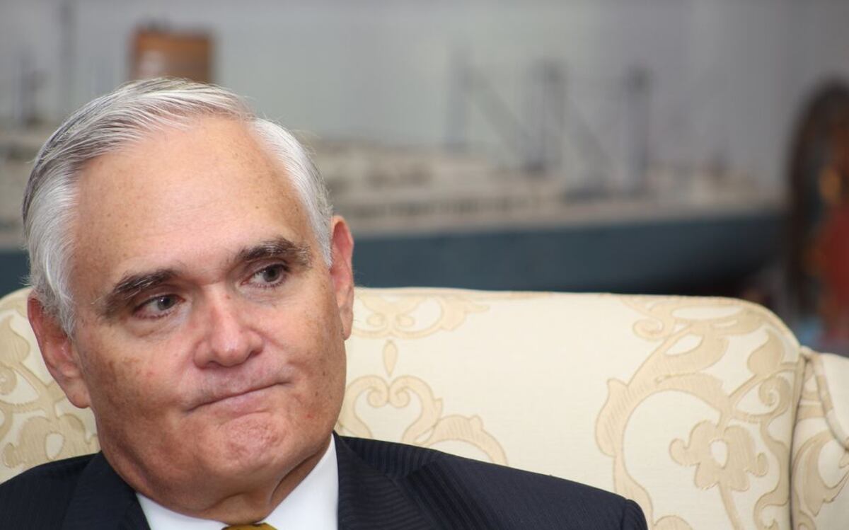 Canal de Panamá dice que no se extralimita de sus funciones y cumple la ley