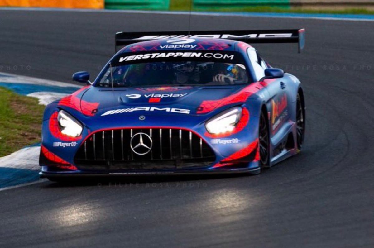 Verstappen cambia de volante y apunta al infierno verde