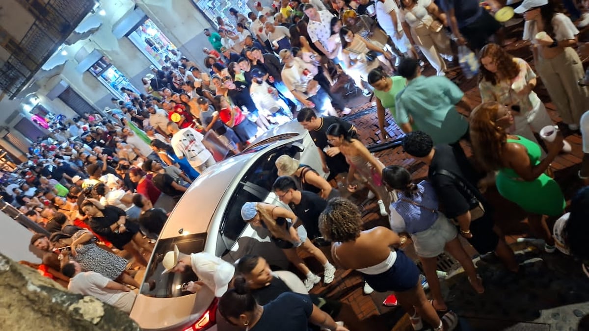 Vecinos vs. Alcaldía: peatonalización del Casco termina en ‘parking’ callejero