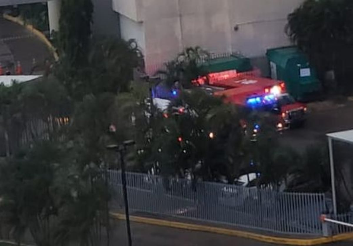 Muere al caer por el foso de un ascensor en un edificio de Vía Israel