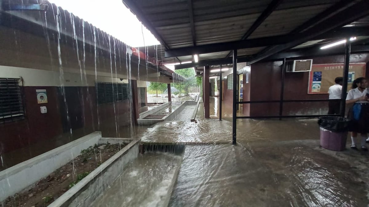 El Instituto José Dolores Moscote suspende clases tras afectaciones por lluvias