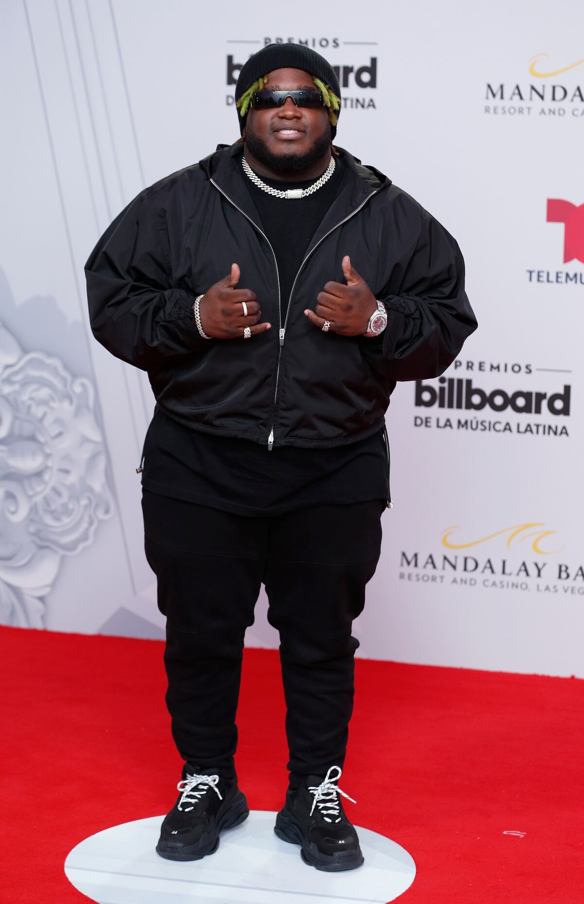 Catalogan a Sech como de los peores vestidos. ‘Parecía una sombra... Él es negro’ dijeron +VIDEO 