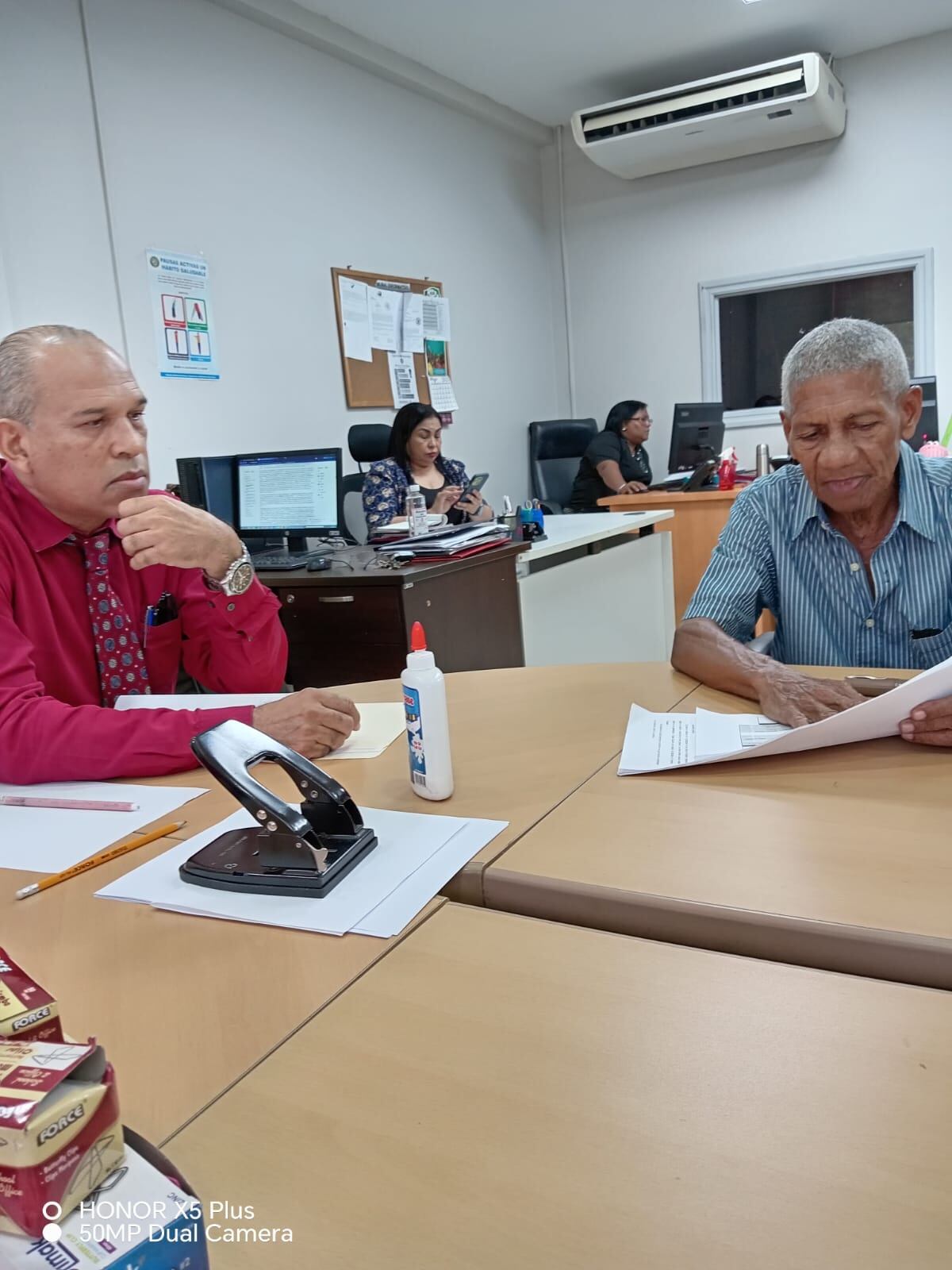 Diputados de vacaciones mientras los jubilados en espera de ajustes económicos y pagos pendientes